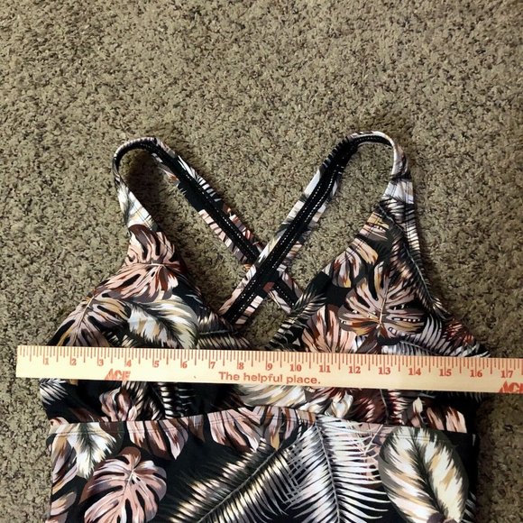 Hurley Swimsuit Womens XL Used Tropical One Piece - Picture 12 of 16